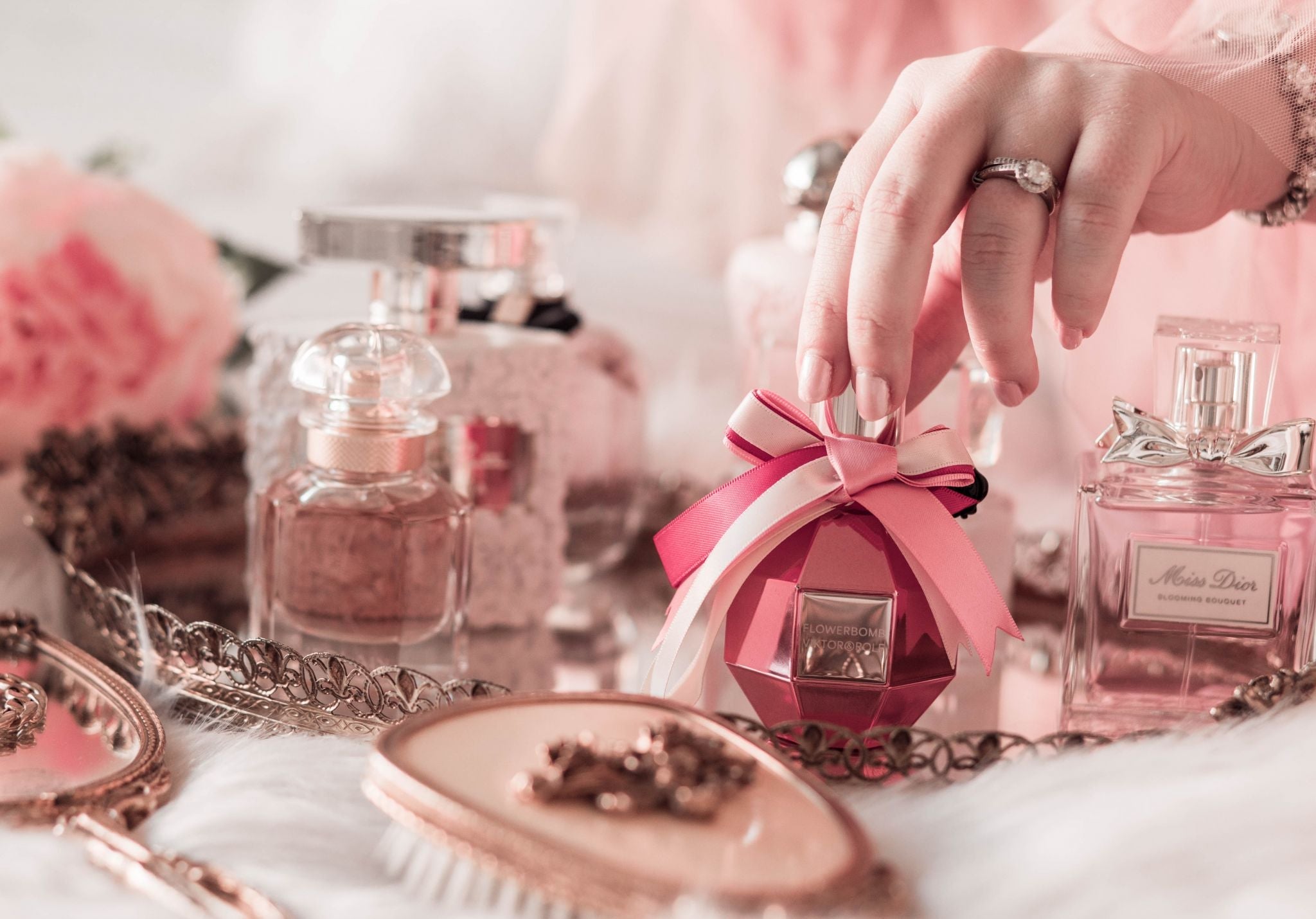 Best Selling Perfumes – Most Popular Fragrances for Men & Women